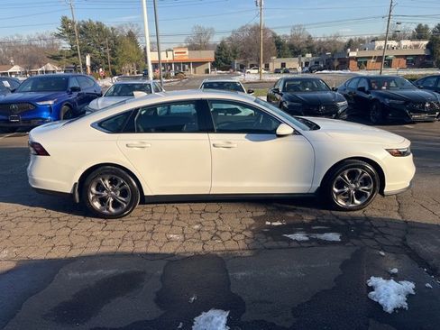 Used 2023 Honda Accord EX image 16