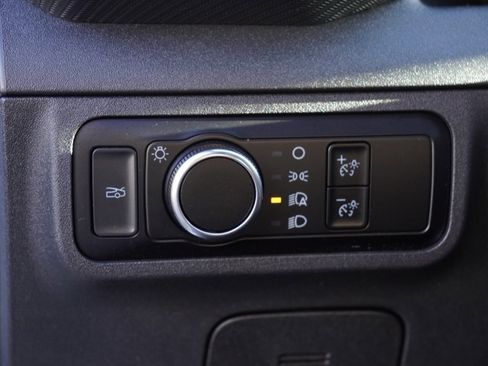 Used 2024 Ford Mustang Convertible image 12