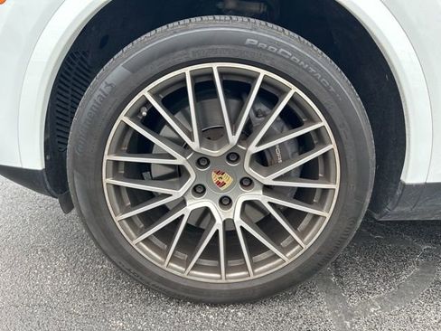 Used 2023 Porsche Cayenne Coupe image 10