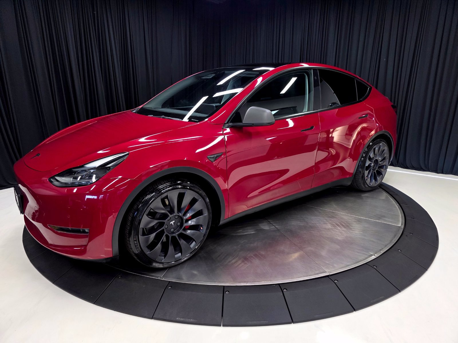Used 2022 Tesla Model Y Performance AWD/4WD image 9