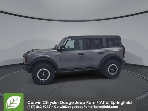 Used 2023 Ford Bronco Badlands w/ Sasquatch Package AWD/4WD image 8