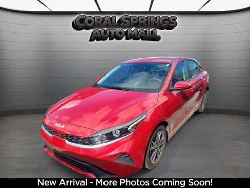 Used 2023 Kia Forte LXS FWD image 4
