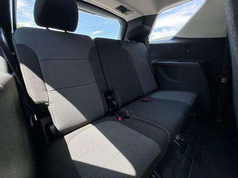 Used 2021 Chevrolet Traverse LS FWD image 30