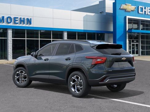 New 2026 Chevrolet Trax LT w/ Driver Confidence Package FWD image 3