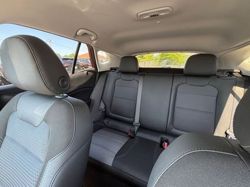 Used 2025 Chevrolet Trax LT w/ LT Convenience Package FWD image 38