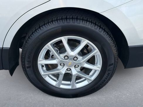Used 2022 Chevrolet Equinox LT FWD image 10