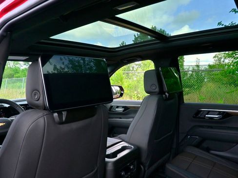 New 2025 Chevrolet Tahoe High Country image 18