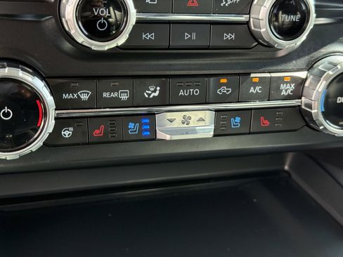 Used 2025 Ford F250 Lariat w/ Lariat Ultimate Package image 24