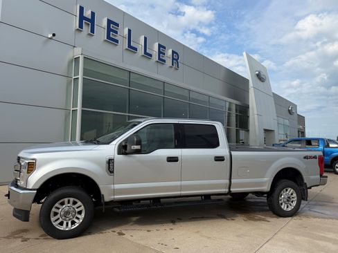 Used 2019 Ford F250 XLT AWD/4WD image 3