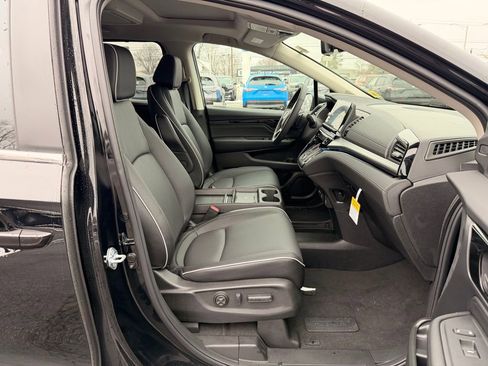 New 2026 Honda Odyssey Touring image 18