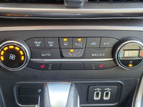 Used 2019 Ford EcoSport SE image 25