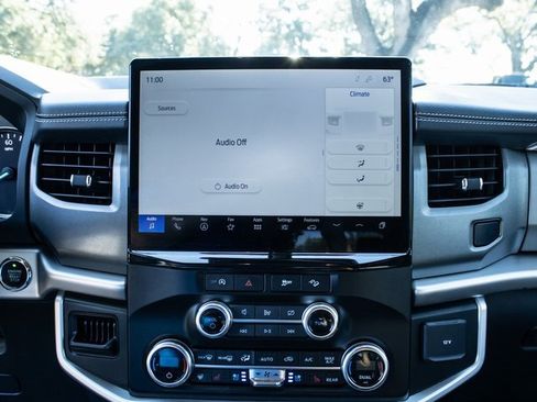 Used 2024 Ford Expedition XLT image 14