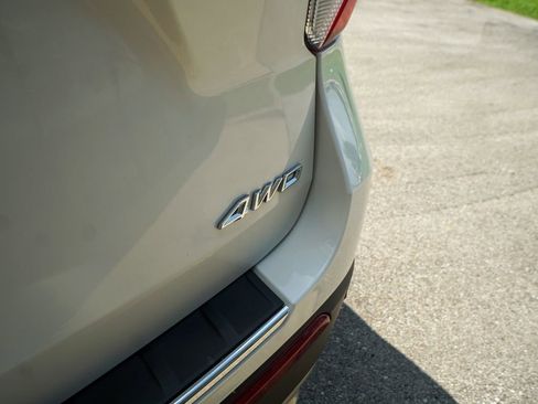 Used 2021 Ford Explorer King Ranch w/ Premium Technology Package image 13