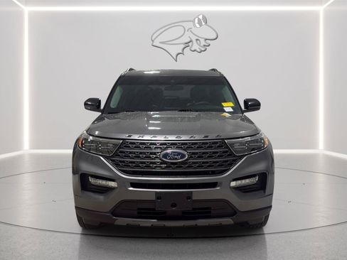 Used 2023 Ford Explorer XLT w/ Equipment Group 202A AWD/4WD image 2
