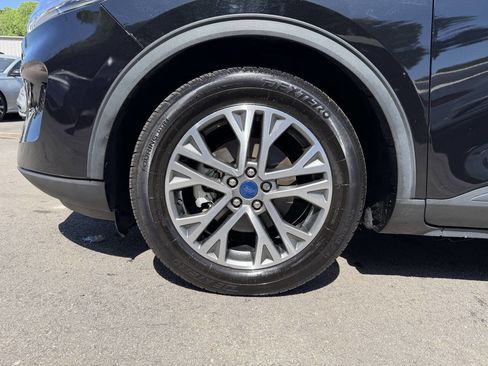 Used 2022 Ford Escape SEL w/ Technology Package image 10