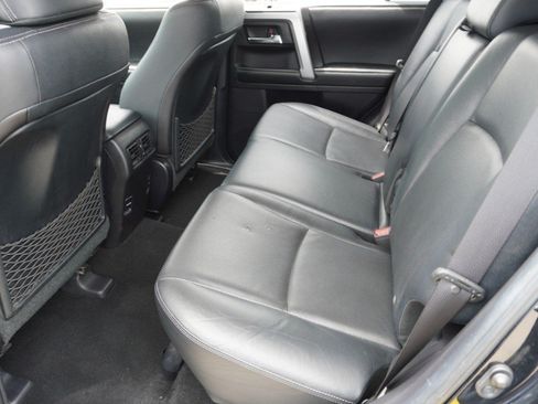 Used 2015 Toyota 4Runner Limited AWD/4WD image 28