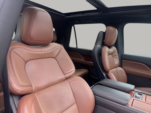 Used 2024 Lincoln Navigator L Reserve image 15