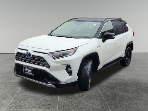 Used 2019 Toyota RAV4 XSE image 3