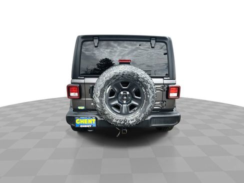 Used 2018 Jeep Wrangler Unlimited Sport image 7