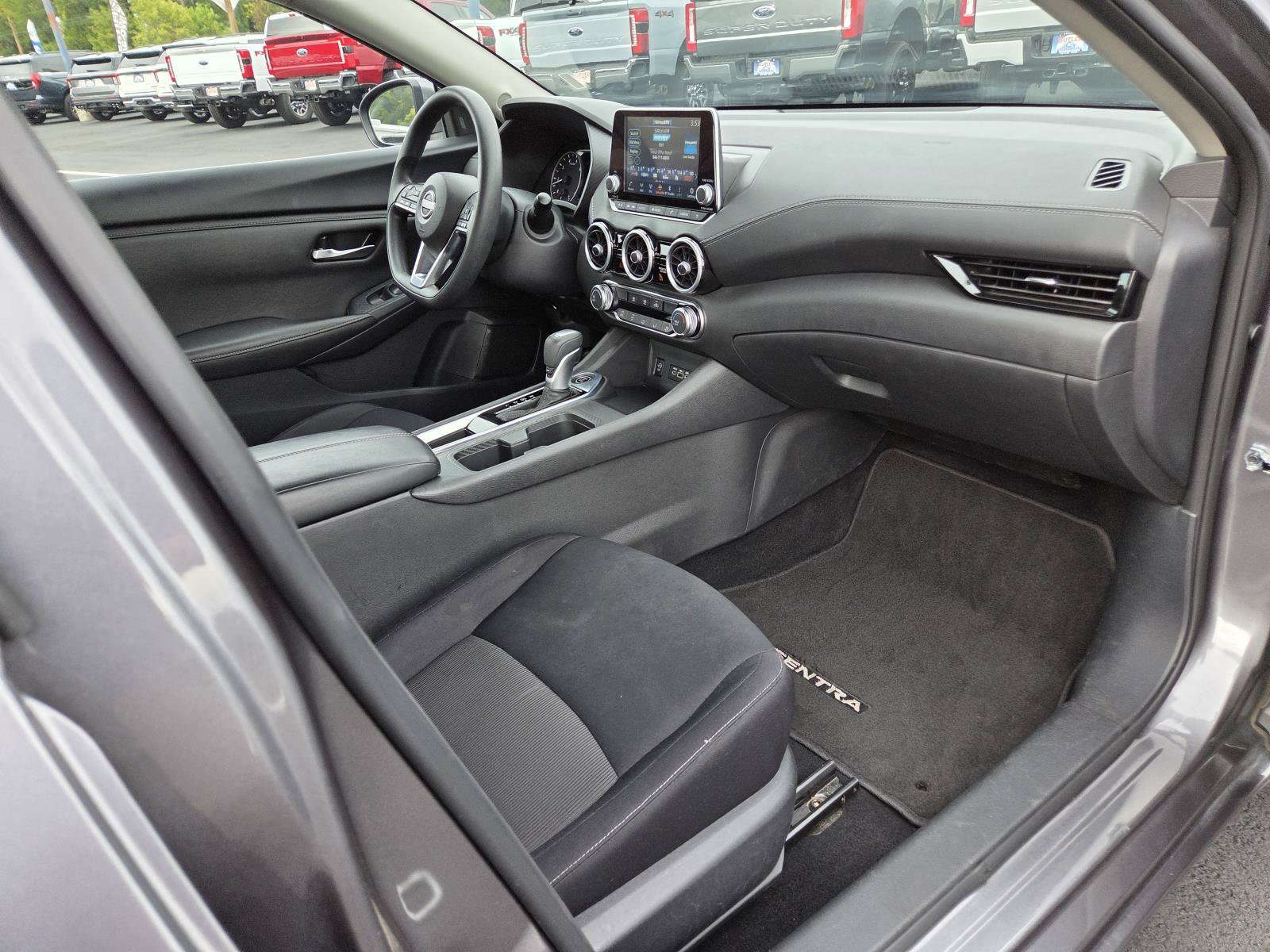 Used 2025 Nissan Sentra SV FWD image 21