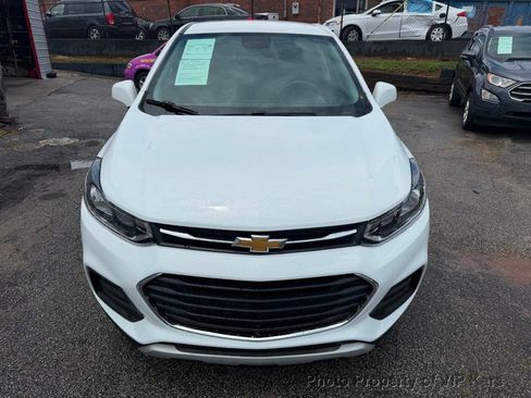 Used 2020 Chevrolet Trax LS w/ Tint and Cruise Package FWD image 2