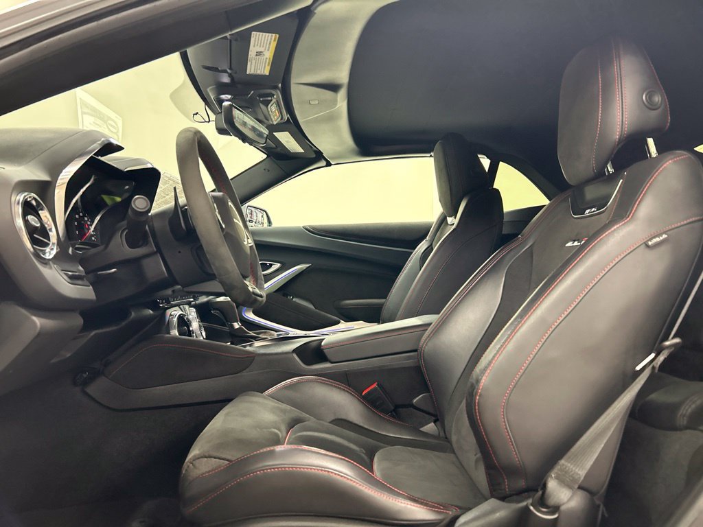 Used 2022 Chevrolet Camaro ZL1 RWD image 10
