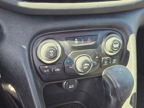 Used 2013 Dodge Dart Limited FWD image 33