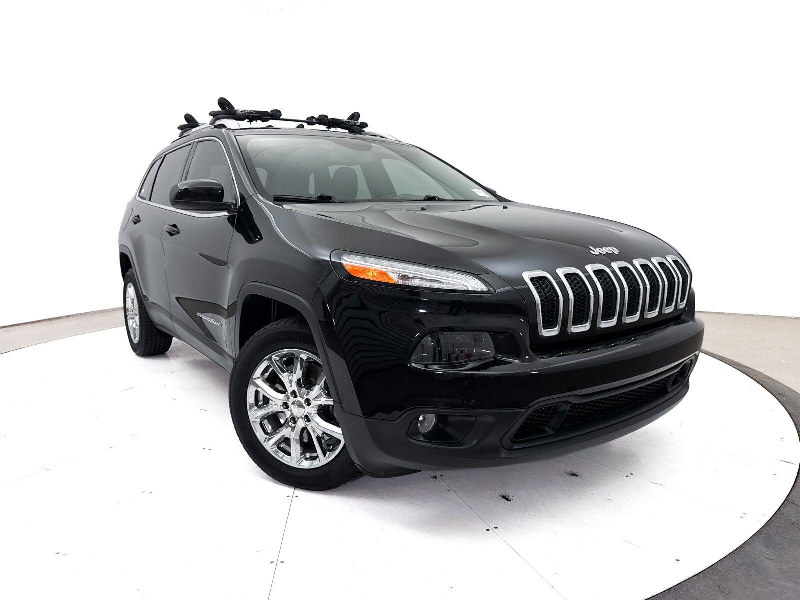 Used 2017 Jeep Cherokee Latitude FWD image 1