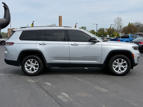 Used 2023 Jeep Grand Cherokee L Limited AWD/4WD image 9