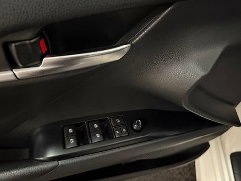 Used 2018 Toyota Camry SE image 23