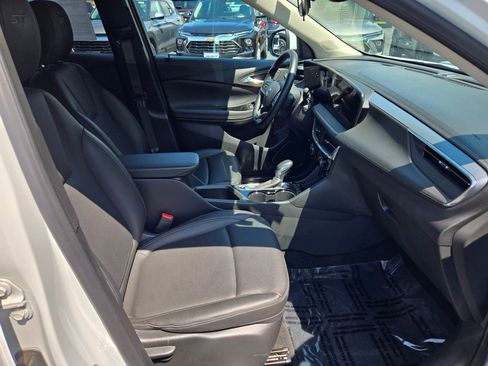 Used 2024 Buick Encore GX Sport Touring image 6