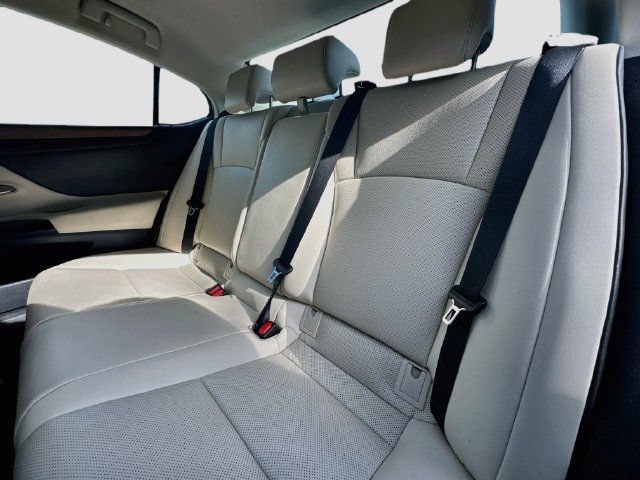 Used 2023 Lexus ES 350 w/ Premium Package FWD image 17