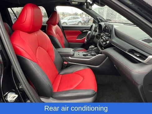 Used 2023 Toyota Highlander XSE image 18