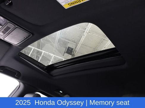 Used 2025 Honda Odyssey Sport-L image 9