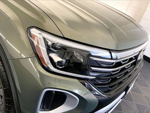 Used 2024 Volkswagen Atlas Peak Edition SEL image 29