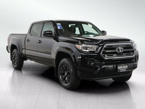 Used 2017 Toyota Tacoma SR5 w/ Tow Package AWD/4WD image 9