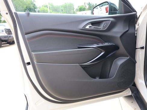Certified 2026 Chevrolet Trax RS w/ Sunroof Package FWD image 11