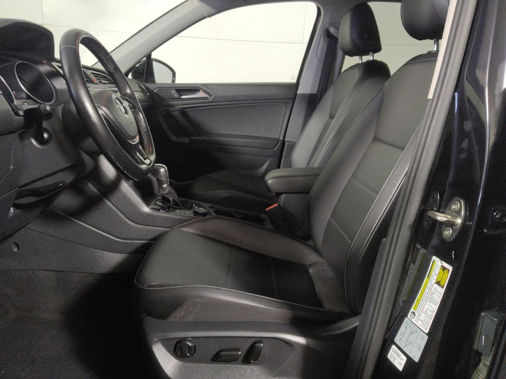 Used 2018 Volkswagen Tiguan SE AWD/4WD image 17