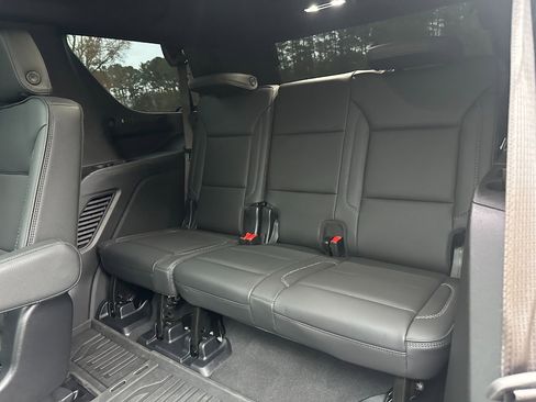 Used 2025 GMC Yukon Denali w/ Denali Reserve Package image 25