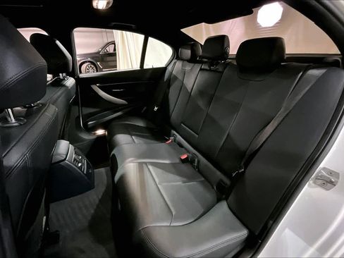 Used 2018 BMW 330i xDrive Sedan w/ M Sport Package image 20