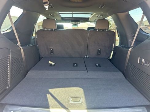 Certified 2024 Chevrolet Tahoe High Country w/ Advanced Technology Package image 31