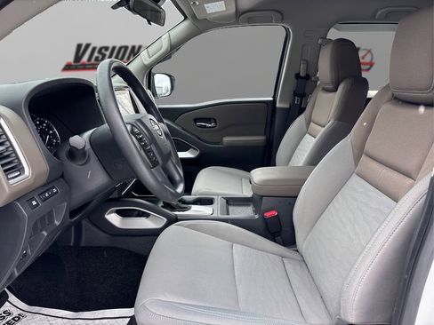 Used 2022 Nissan Frontier SV w/ Technology Package image 9