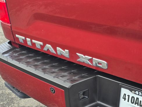 Used 2018 Nissan Titan PRO-4X w/ Pro-4x Convenience Package AWD/4WD image 9