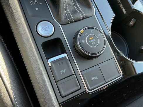 Certified 2023 Volkswagen Atlas SEL image 19