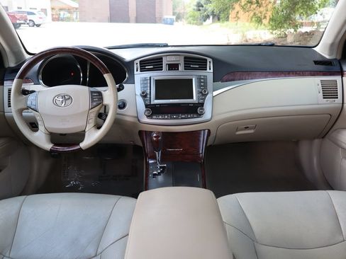 Used 2011 Toyota Avalon Limited FWD image 16