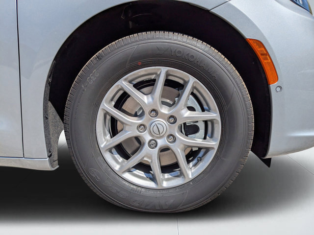 New 2026 Chrysler Pacifica Select FWD image 10