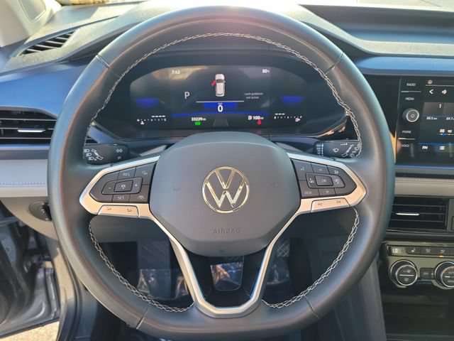Certified 2024 Volkswagen Taos SE FWD image 19