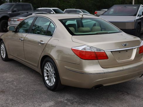 Used 2011 Hyundai Genesis 3.8 RWD image 5