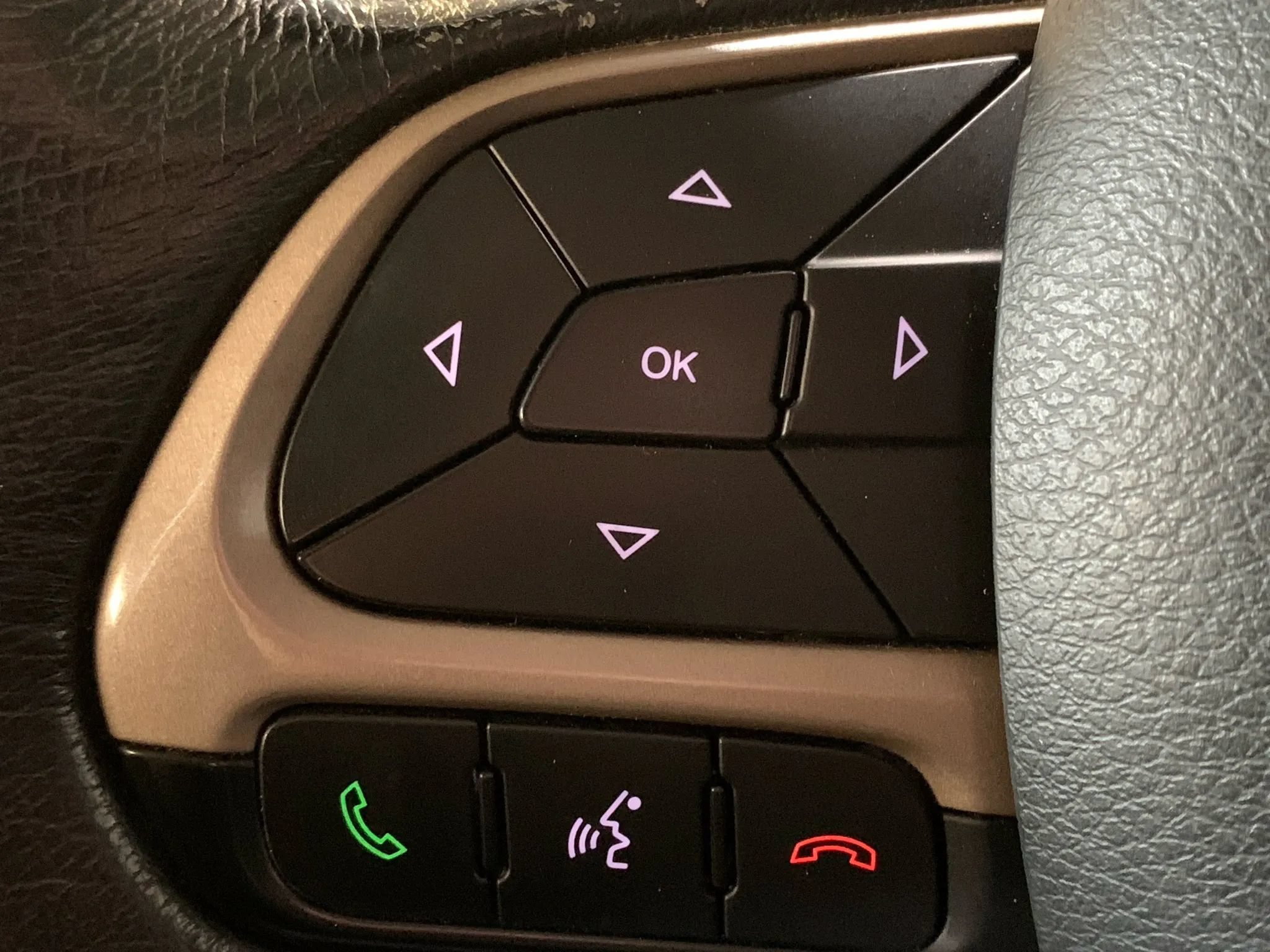 Used 2016 Jeep Renegade Latitude w/ Popular Equipment Group AWD/4WD image 24
