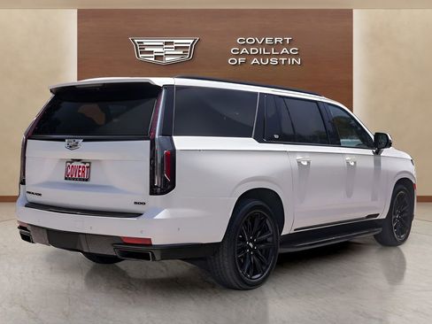 Used 2021 Cadillac Escalade ESV Sport Platinum w/ Heavy-Duty Trailer Package AWD/4WD image 4